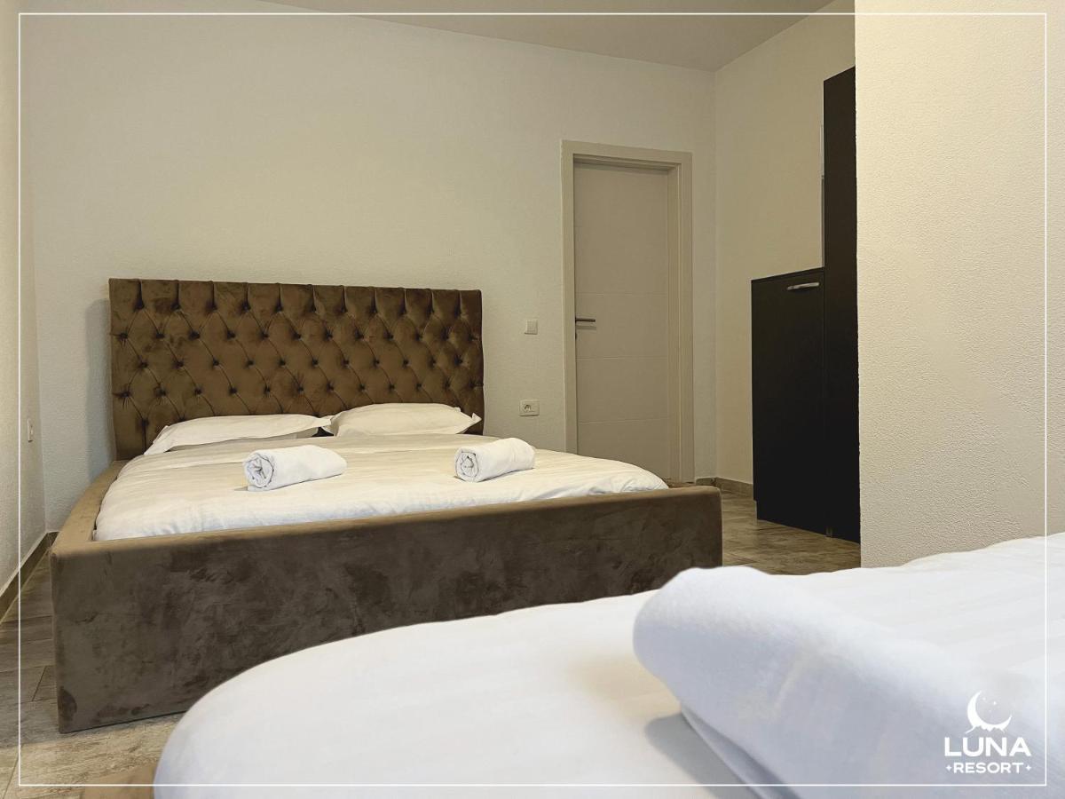 Luna Resort Печ Екстер'єр фото
