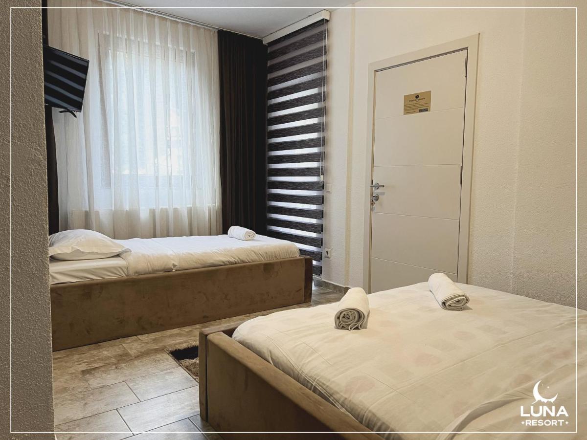 Luna Resort Печ Екстер'єр фото
