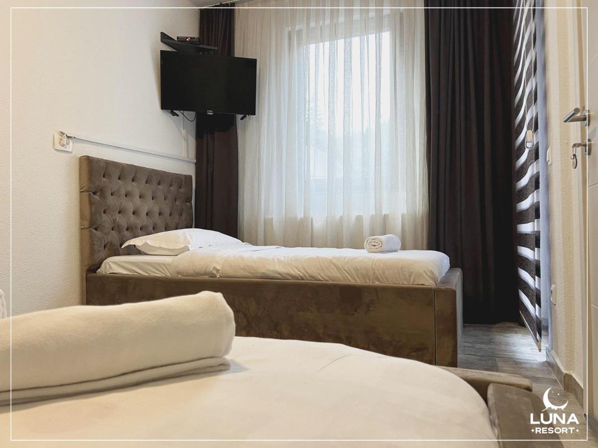 Luna Resort Печ Екстер'єр фото