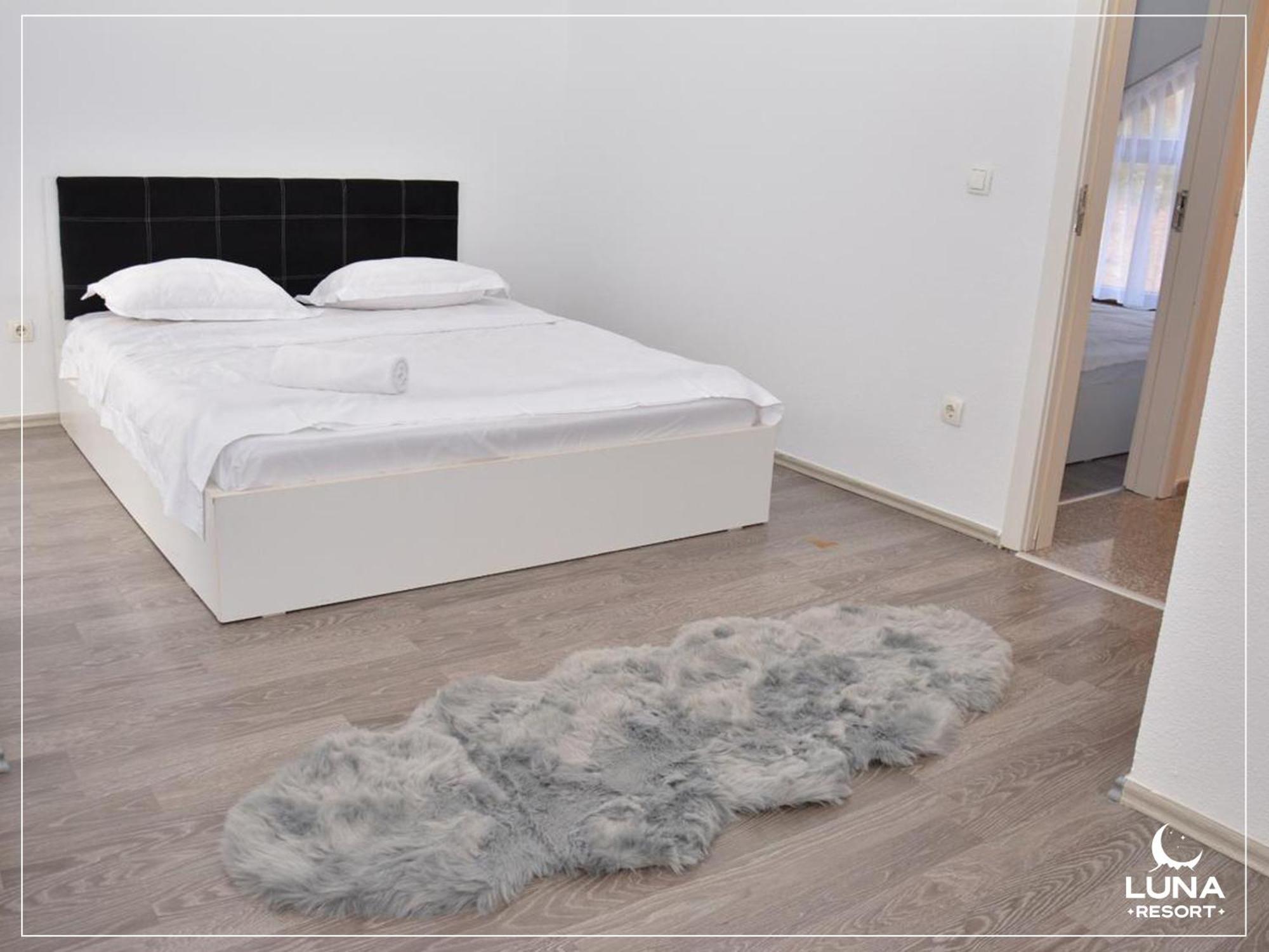 Luna Resort Печ Екстер'єр фото