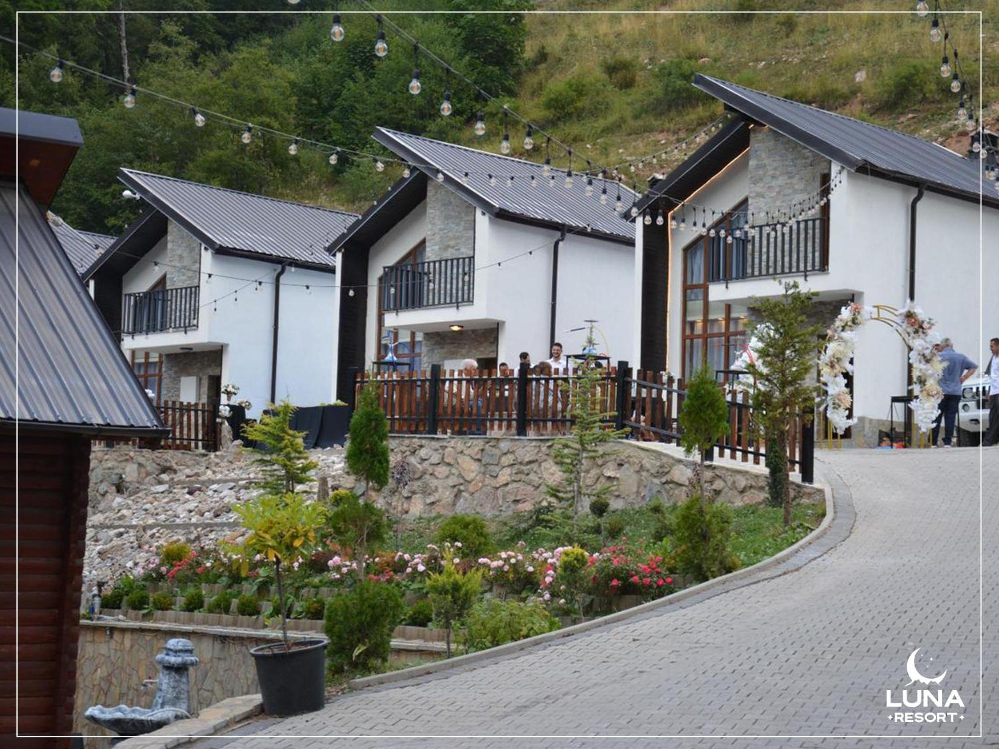 Luna Resort Печ Екстер'єр фото